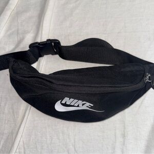 Nike Black Waist Bag Fanny Pack Cross Adjustable Active Hike Run Workout‎ #cc